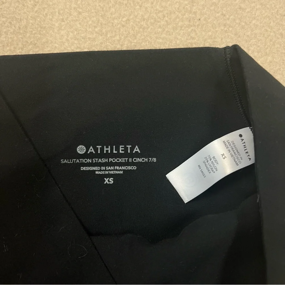 Athleta Salutation Stash Pocket II Cinch 7/8 Tight Womens XS Black nylon blend - Picture 7 of 7